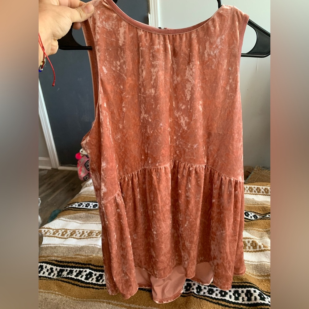 Knox Rose Light Pink/Rose Gold Velvet Tank Top. Cute Back.